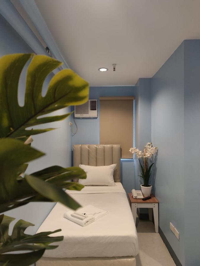 Glory Hotel Cubao Кесон Сити Екстериор снимка